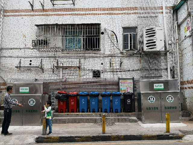 深圳大型垃圾箱投口過高市民投訴垃圾難丟