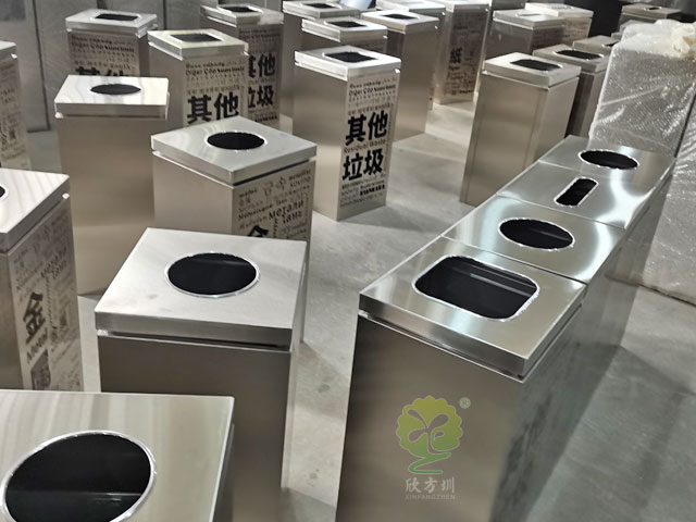 室內(nèi)多文字組合分類垃圾箱