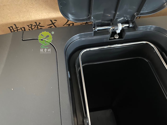 小區(qū)家用不銹鋼腳踏垃圾桶雙桶 小區(qū)家用不銹鋼腳踏垃圾桶雙桶