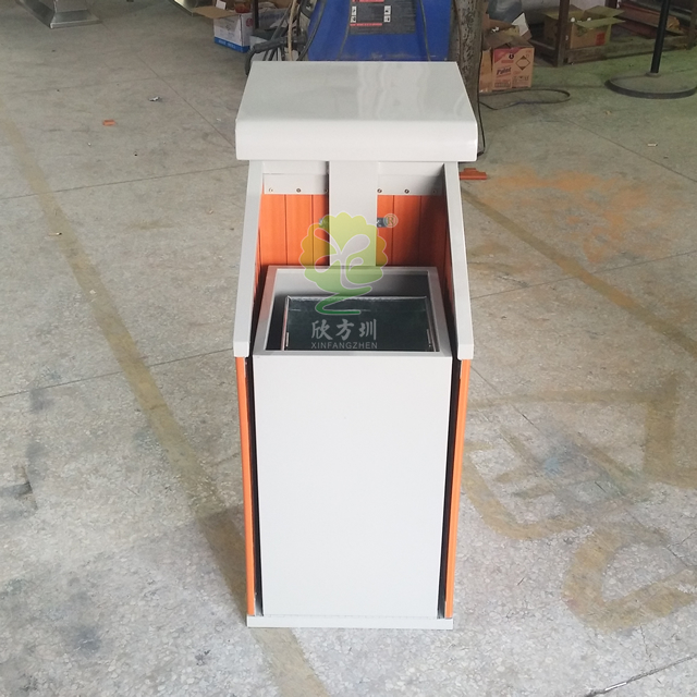 公園創(chuàng)意單筒鋼木垃圾箱